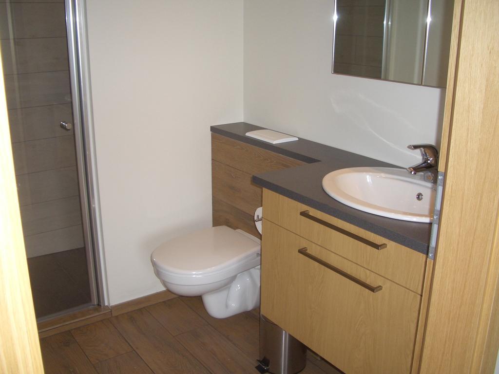 Lon Apartment